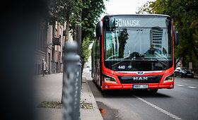Naujasis 18 metrų ilgio &bdquo;MAN Lion&lsquo;s City&ldquo; hibridinis autobusas