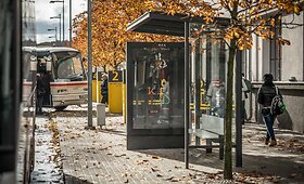 Kaune &ndash; naujos vie&scaron;ojo transporto stotelių stoginės