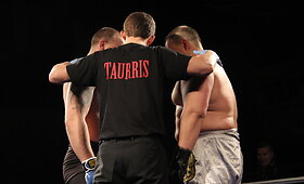 MMA kova: Tomas Pakutinskas prie&scaron; Igną Mikelionį