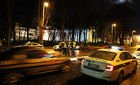 Vilniuje policija prie vairo sučiupo neblaivų neįgalųjį ir jauną bėglę