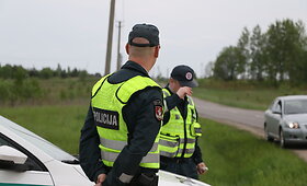 Policija tikrino vairuotojų blaivumą Lentvaryje