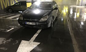 Kauno autobusų stotyje degė automobilis