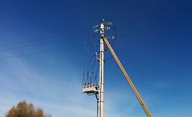 Dėl i&scaron;manaus tinklo elektros energija pasiekia gyventojus net ir pažeidus liniją