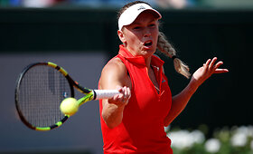 Caroline Wozniacki tik po atkaklios kovos nugalėjo 17-metę i&scaron; Australijos