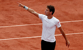 &bdquo;French Open&ldquo; pirmenybėse debiutavęs Renzo Olivo įveikė Jo-Wilfriedą Tsongą