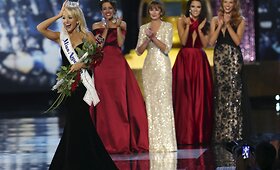Naująja &bdquo;Mis Amerika&ldquo; karūnuota Savvy Shields i&scaron; Arkanzaso