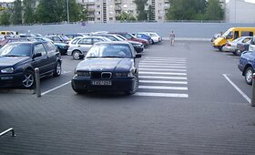 Fotopolicija: BMW ant perėjos galerija