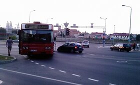 Lengvasis automobilis įsirėžė į autobusą galerija
