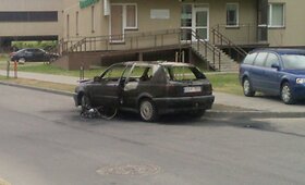 Sudegęs automobilis Fabijoni&scaron;kėse galerija