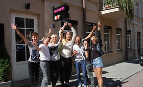 Akvilina Ubartaitė ir grupės &bdquo;Gus Gus&ldquo; nariai Vilniuje 