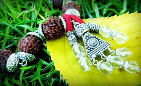  Dainininkės Sati Mackevičiūtės-Matangi kurti papuo&scaron;alai