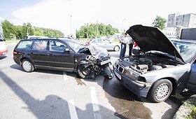 BMW ir VW susidūrimas Laisvės prospekte