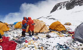 &bdquo;Kiek akis užmato &ndash; vien &scaron;iuk&scaron;lės&ldquo;: alpinistas Saulius Damulevičius atskleidė nematomą Everesto pusę