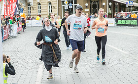 Vilniaus maratone viena ry&scaron;kiausių bėgikių tapo vienuolė i&scaron; Prancūzijos