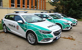 Panevėžyje pristatyti trys nauji policijos automobiliai