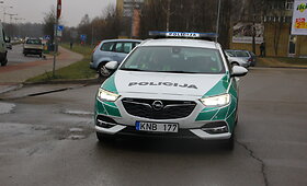 Panevėžio policija drausmino telefonais besinaudojančius vairuotojus