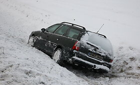Panevėžio rajone nuo kelio nuslydo &bdquo;Opel&ldquo;
