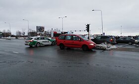 Panevėžyje per trijų automobilių avariją sužeistas žmogus
