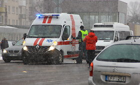 Panevėžyje susidūrė medikų reanimobilis ir &bdquo;Peugeot&ldquo;
