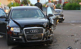 Panevėžyje susidūrė du &bdquo;Audi&ldquo; &ndash; nukentėjo mažametė