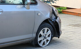 I&scaron;gabenamas apdaužytas &bdquo;Honda&ldquo; automobilis