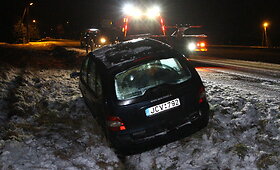 Panevėžio rajone į griovį nulėkė girtas &bdquo;Renault&ldquo; vairuotojas