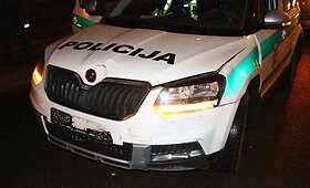 Panevėžyje policijos tarnybinis &bdquo;&Scaron;koda&ldquo; susidūrė su &bdquo;Opel&ldquo;