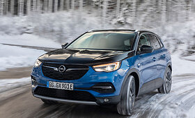 Naujasis &bdquo;Opel Grandland X Hybrid4&ldquo;