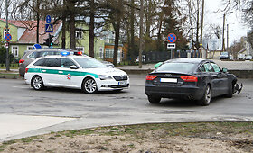Panevėžio centre &ndash; &bdquo;Audi&ldquo; ir BMW susidūrimas