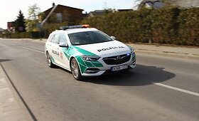 Panevėžyje susidūrė &bdquo;Audi&ldquo; ir &bdquo;Volkswagen&ldquo; &ndash; vieną vairuotoją vadavo ugniagesiai
