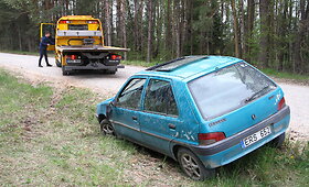 Panevėžio rajone nuo kelio nulėkė girtas &bdquo;Peugeot&ldquo; vairuotojas