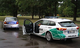Panevėžyje žmonių sulaikytas &bdquo;Opel&ldquo; vairuotojas atsisakė tikrintis blaivumą