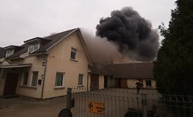 Panevėžio rajone sudegė fermų įrangą gaminančios dirbtuvės