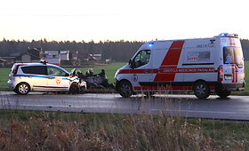 Panevėžio rajone &ndash; dviejų &bdquo;Nissan&ldquo; kaktomu&scaron;a