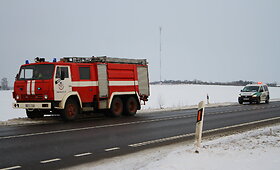 Prie Auk&scaron;tadvario nuo kelio nulėkė vilkikas