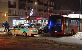 Panevėžio centre susidūrė &bdquo;Audi&ldquo; ir &bdquo;Renault&ldquo;
