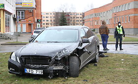 Panevėžyje susidūrė &bdquo;Seat&ldquo; ir &bdquo;Mercedes&ldquo;