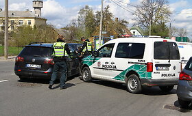 Panevėžyje &ndash; tarnybinio policijos automobilio ir &bdquo;Volkswagen&ldquo; avarija