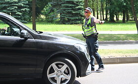 Panevėžio policija Joninių i&scaron;vakarėse tikrino vairuotojų blaivumą