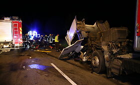 Panevėžio rajone per dviejų automobilių ir vilkiko susidūrimą žuvo žmogus