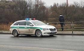 Panevėžyje &bdquo;Volkswagen&ldquo; vairuotojas vos neįlėkė į upę