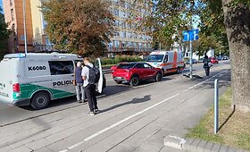 Kėdainių centre visureigis kliudė dviračiu per pėsčiųjų perėją važiavusį paauglį