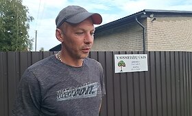 Andrius Kviliūnas pasakoja apie &scaron;alia jo medelyno nukritusį droną