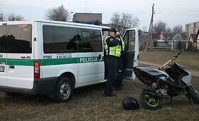 Panevėžyje nuo policijos spruko motorolerio vairuotojas