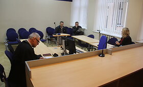 Teismo posėdis dėl dainos &bdquo;&Scaron;ėtone, pra&scaron;au&ldquo;