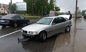 Panevėžyje jaunas vairuotojas nesuvaldė BMW