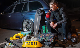 Modifikuotų automobilių bagažinių turinys