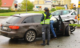 Panevėžyje &bdquo;Volkswagen&ldquo; susidūrė su &bdquo;Audi&ldquo;