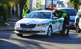 Panevėžyje &bdquo;Audi&ldquo; vairuotojas susidūrė su dviratininke