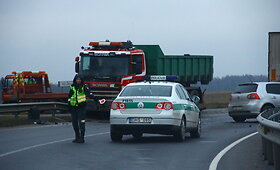 Panevėžio rajone per trijų automobilių avariją sužaloti du žmonės